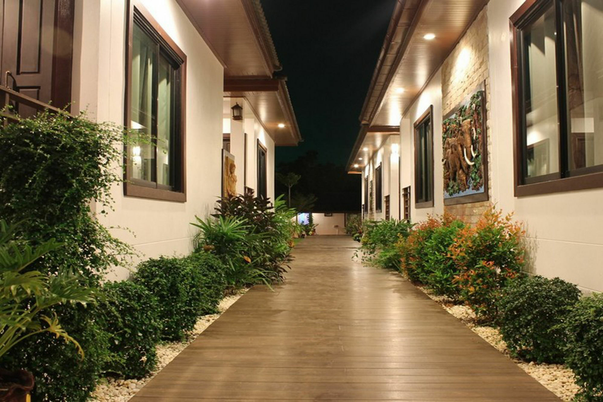 Wilawan Pool Resort Koh Larn Exterior photo